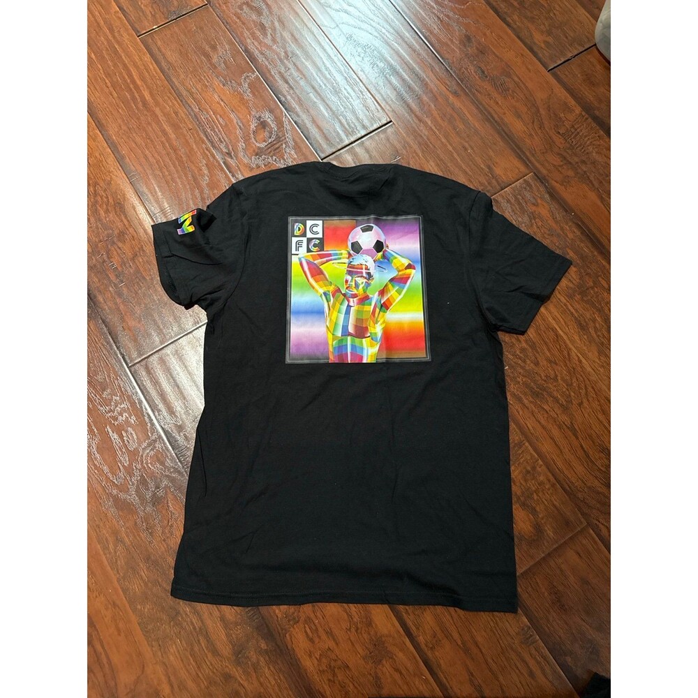 Detroit City Football Club DFC Rainbow Soccer Graphic Tee Size M